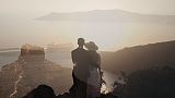 Award 2019 - Bester Farbgestalter - Kendal and Micah amazing elopement in the cliff side of Santorini