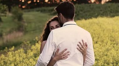 DACH Award 2020 - Nejlepší procházka - Falling into Love | A Cinematic After Wedding Film