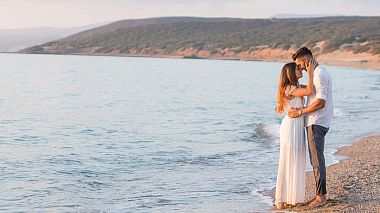 来自 卡利亚里, 意大利 的摄像师 Alex Scalas - Save the Date - Riccardo e Valentina ( On Sardinia beach), drone-video, engagement, wedding