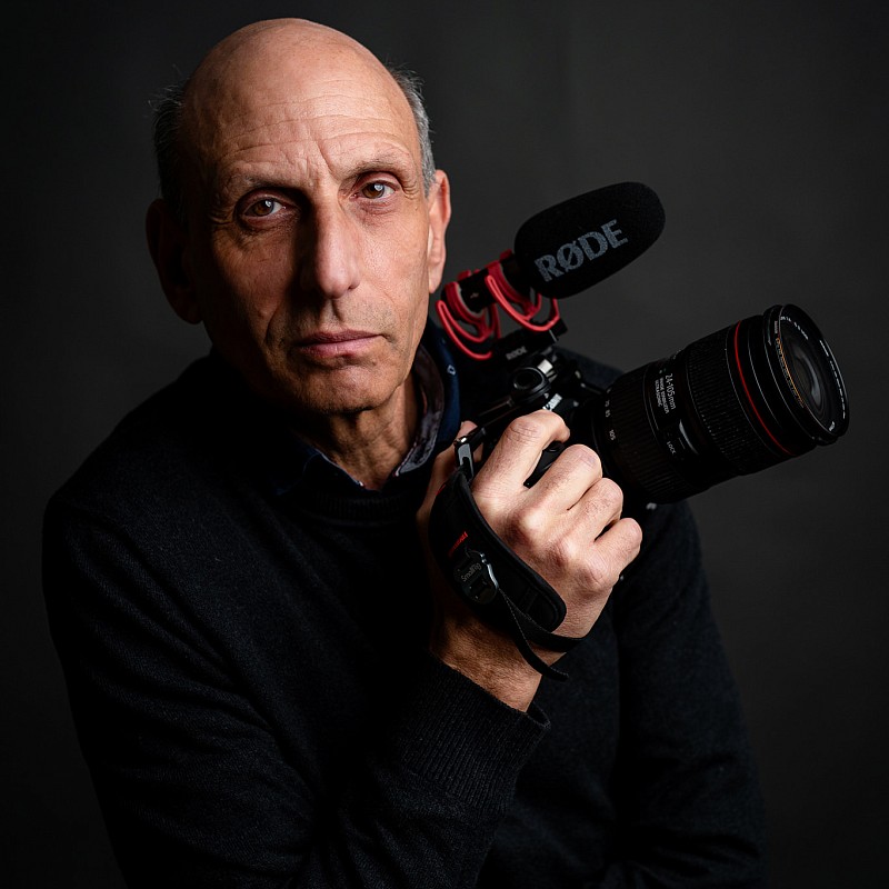 Videographer Carlos Tamanini
