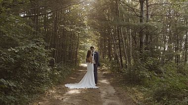 Видеограф Devyn Mollica, Милуоки, Съединени щати - A Northwoods Wedding | Danielle and Salim, drone-video, wedding