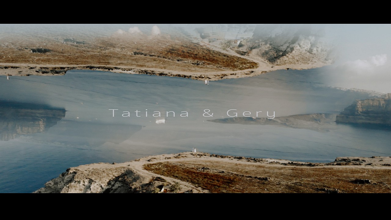Walk with me... Tatiana and Gery in Santorini