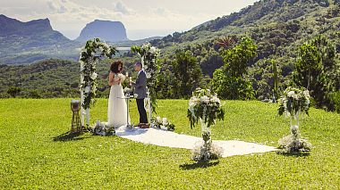 Port Louis, Mauritius'dan Ruslan Klementev kameraman - Wedding ceremony in Mauritius with Le Morne view, düğün
