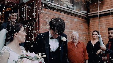 Видеограф Adrian  Bucur, Крайова, Румыния - Valentina + Marius / Wedding story, аэросъёмка, лавстори, свадьба