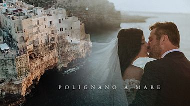 Відеограф Urania Wedding Films, Неаполь, Італія - Polignano a Mare | Intimate wedding | Grotta palazzese, drone-video, wedding