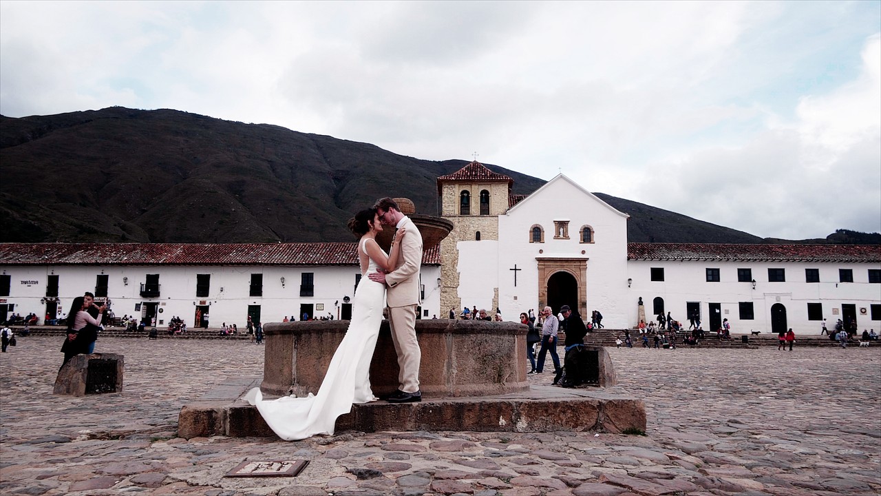 Andy & Lina - Colombia & England in Love