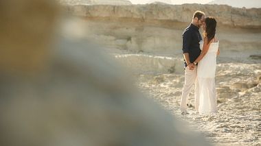Відеограф Spyros Gourga, Афіни, Греція - The best feeling is when you look at each other, wedding