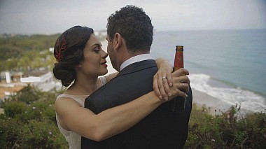 Видеограф Sergio Bakker, Таррагона, Испания - Albert & Maria // Wedding in Tamarit Castle, аэросъёмка, лавстори, свадьба, событие, юмор
