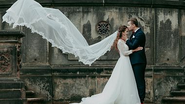 来自 卡托维兹, 波兰 的摄像师 Nastrojowe Studio Film - Wedding clip in Dresden, backstage, engagement, event, wedding