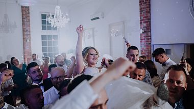 Wrocław, Polonya'dan Kamil Chybalski kameraman - Nowoczesny teledysk ślubny z epicką imprezą, düğün
