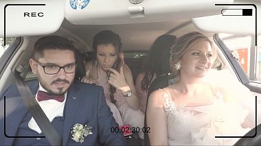 来自 瓦尔纳, 保加利亚 的摄像师 Gancho Ganev - fun wedding video, humour, reporting, wedding