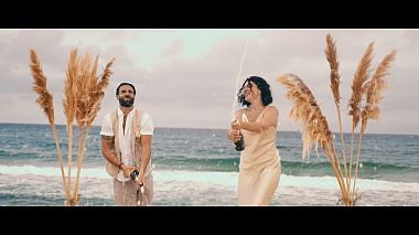 Видеограф Henry Andris, Саарбрюккен, Германия - Sardinia Beach Wedding - Champagne for everyone, свадьба
