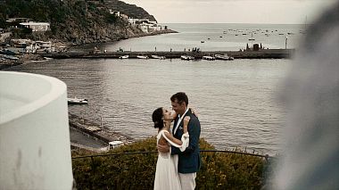 Видеограф Gabriele Crisafulli, Мессина, Италия - Romances • Claudia & Rodolphe //Panarea's Island, аэросъёмка, лавстори, свадьба, событие