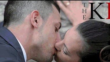 来自 科莫, 意大利 的摄像师 Andrea Spinelli - The Kiss - Wedding Intro, engagement, wedding