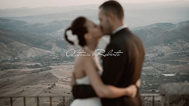 Videógrafo Antonio Leotta de Regio de Calabria, Italia - Il matrimonio di Antonio e Roberta, SDE, backstage, drone-video, engagement, wedding