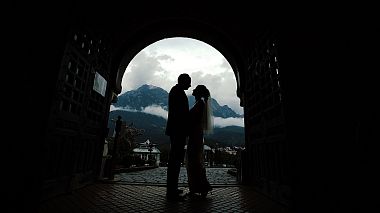 来自 皮特什蒂, 罗马尼亚 的摄像师 Cristi Coman - Anca & Sebastian - Castel Cantacuzino, drone-video, wedding