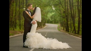 来自 布加勒斯特, 罗马尼亚 的摄像师 Corneliu Musetoiu - M&V bestmoments clip, event, wedding