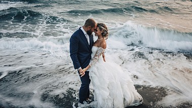 来自 罗马, 意大利 的摄像师 Giulia Selvaggini - Love&Waves, drone-video, engagement, wedding