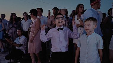 Videografo Aleksandr Burnyshev da Novosibirsk, Russia - ЛизаВаня кайфанули!, event, reporting, wedding