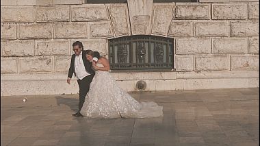 来自 马德里, 西班牙 的摄像师 EMOTION & MOTION - THE EARTH TURNS TO BRING US CLOSER, wedding