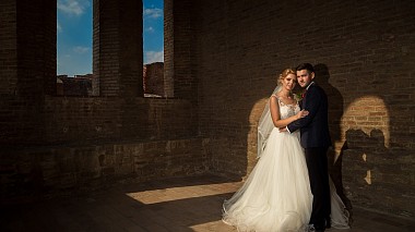 来自 特尔戈维什泰, 罗马尼亚 的摄像师 Mihai Alexe - Eliza & Andrei…some kind of wonderful, wedding
