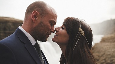 Videografo Nikos Fragoulis da Atene, Grecia - Anna & Mike Wedding highlights film - England - Iceland, wedding