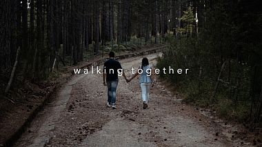 Видеограф Davide Stillitano, Флоренция, Италия - Wedding video Italy - Walking together, аэросъёмка, лавстори, свадьба