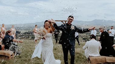 Videógrafo Vivi Stokes de Praga, República Checa - Beautiful New Zealand Countryside Wedding in Martinborough Wool Shed - Shyla & Joseph, wedding