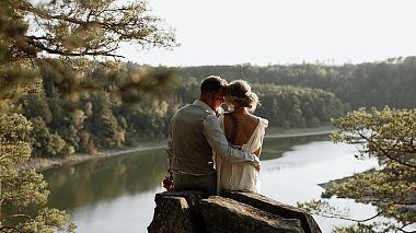 来自 布拉格, 捷克 的摄像师 Vivi Stokes - Czech-Spanish Wedding in rural Czechia, wedding