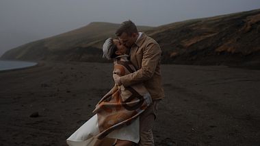 Видеограф Andrea Tortora, Милан, Италия - Epic Elopement in Iceland, аэросъёмка, свадьба