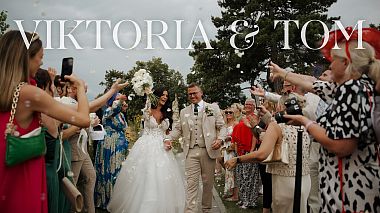 Відеограф Oliver Trabert, Будапешт, Угорщина - Beautiful wedding at Lake Balaton | Victoria & Tom, drone-video, engagement, wedding