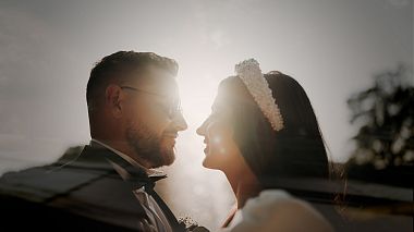 来自 格拉斯哥, 英国 的摄像师 KLS WEDDING FILMS - AMY & MARK | CARLOWRIE CASTLE, wedding