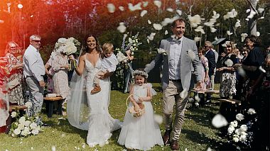 Videografo DION CARIO FILMS da Sydney, Australia - Bawley Vale Estate Wedding Film - Luke and Kirsty, wedding