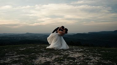 Videografo Gabor Kiss da Budapest, Ungheria - Klaudia & Zsolt Wedding Highlight I Nádas Pihenőpark, wedding