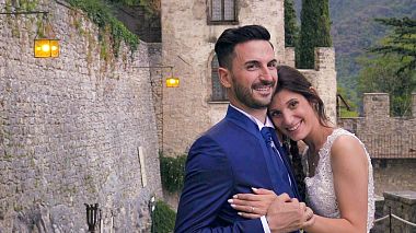 来自 乌迪内, 意大利 的摄像师 STORIE D'AMORE - IL MATRIMONIO con DEDICA PERSONALIZZATA di Alessia e Massimo 💍 CastelBrando 2022, reporting, wedding