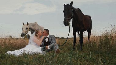 来自 比亚韦斯托克, 波兰 的摄像师 Crew 4 You - Love and Horses - Milena & Krzysiek, wedding