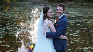 Videografo Shepperson  Wedding Films da Cambridge, Regno Unito - Beth + Pete // Wedding Film - Hedingham Castle, wedding