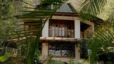 来自 利比里亚, 哥斯达黎加 的摄像师 Puro Amor Weddings - "the most free spirited wedding ive been part of", anniversary, drone-video, engagement, wedding