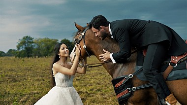 来自 马德里, 西班牙 的摄像师 Medio Limon - Diana & Jaime - A Venezuelan Traditional Wedding, drone-video, event, musical video, showreel, wedding