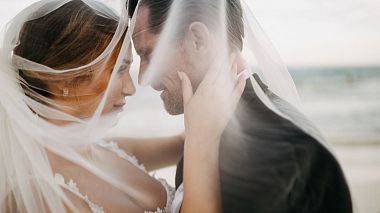 Видеограф Andrea Tricarico, Рим, Италия - Crystal and Derek | Destination Wedding in Tulum, drone-video, wedding
