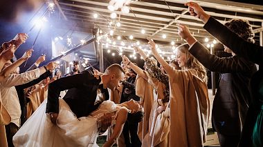 Відеограф Volodymyr Kozubskyi, Париж, Франція - Mike & Mila, wedding
