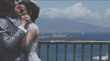 来自 那不勒斯, 意大利 的摄像师 Maria De Simone - " Prendimi per mano...e camminiamo insieme per sempre ", drone-video, engagement, reporting, showreel, wedding