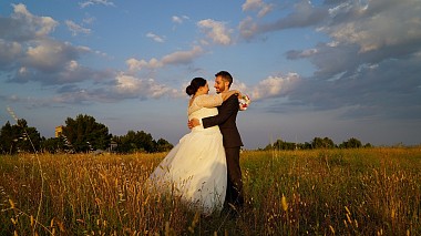 来自 马泰拉, 意大利 的摄像师 uccio mastrosabato - A beautiful wedding story, drone-video, engagement, reporting, wedding