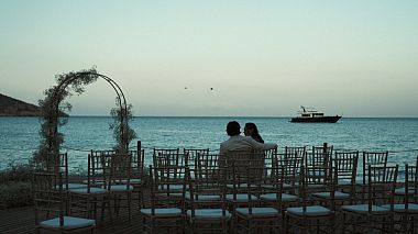 Видеограф Dimitris Kanavos, Афины, Греция - Emily and Freddie wedding | Sifnos island, аэросъёмка, свадьба