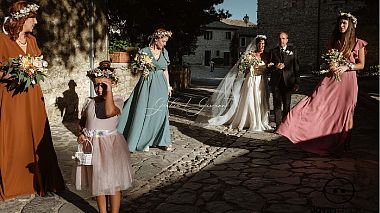 来自 圣贝内代托－德尔特龙托, 意大利 的摄像师 Marco Romandini - Giulia & Giovanni | Wedding Teaser | Castello di Titignano - Umbria - Orvieto, drone-video, engagement, event, wedding
