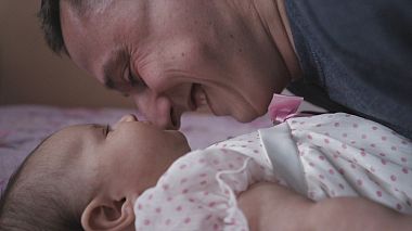 Filmowiec Emilian Petcu z Jassy, Rumunia - A happy family, baby
