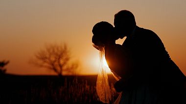 来自 捷尔诺波尔, 乌克兰 的摄像师 Mykola Klantsa - The warmth of your love's like the warmth from the sun | ресторан Літепло | Весільне відео, engagement, event, musical video, wedding