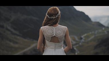 Видеограф Dennis Serb, Брашов, Румыния - Ioana + Tiberiu / Wedding film, SDE, аэросъёмка, свадьба, событие